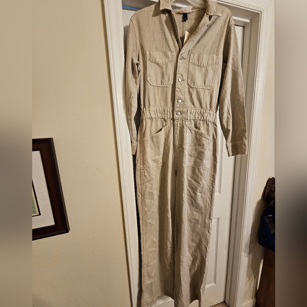 NWT Denim Baggy Jumpsuit. Size:8. - Picture 3 of 6